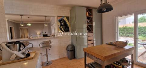 Moradia T4 com piscina e garagem em Belmonte - Portimao