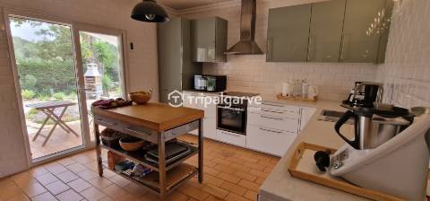 Moradia T4 com piscina e garagem em Belmonte - Portimao