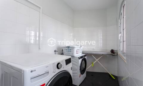 Moradia T5  com Piscina e garagem – Guia
