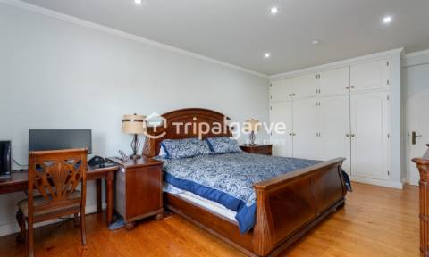 Moradia T5  com Piscina e garagem – Guia