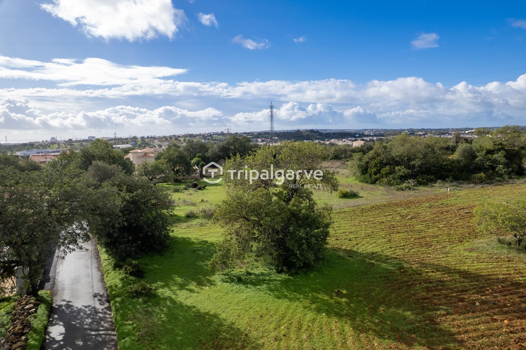 Terreno Misto de com Ruínas - Albufeira