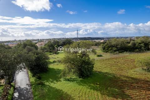 Terreno Misto de com Ruínas - Albufeira