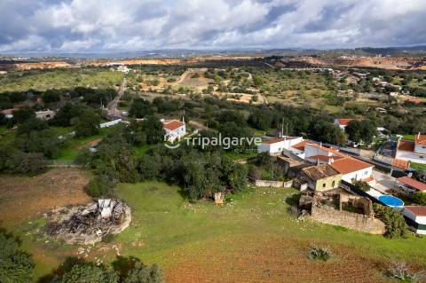 Terreno Misto de com Ruínas - Albufeira