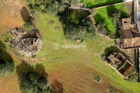 Terreno Misto de com Ruínas - Albufeira