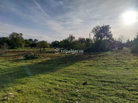 Terreno Misto de com Ruínas - Albufeira