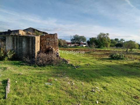 Terreno Misto de com Ruínas - Albufeira