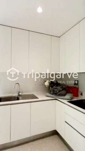 T3 Moderno com Vista Mar e Piscina Infinita – Olhos D´Água