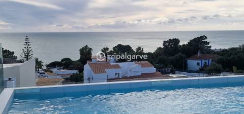 T3 Moderno com Vista Mar e Piscina Infinita – Olhos D´Água