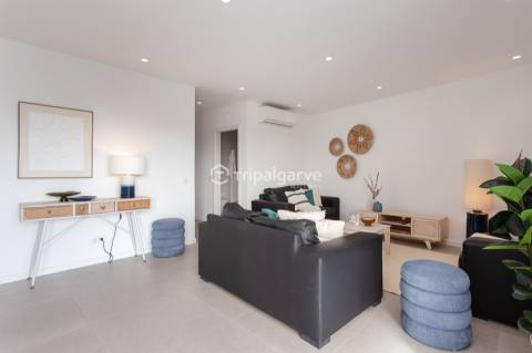 T3 Moderno com Vista Mar e Piscina Infinita – Olhos D´Água