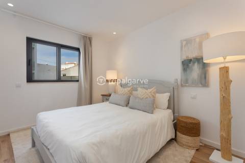 T3 Moderno com Vista Mar e Piscina Infinita – Olhos D´Água