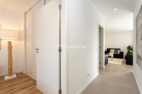 T3 Moderno com Vista Mar e Piscina Infinita – Olhos D´Água