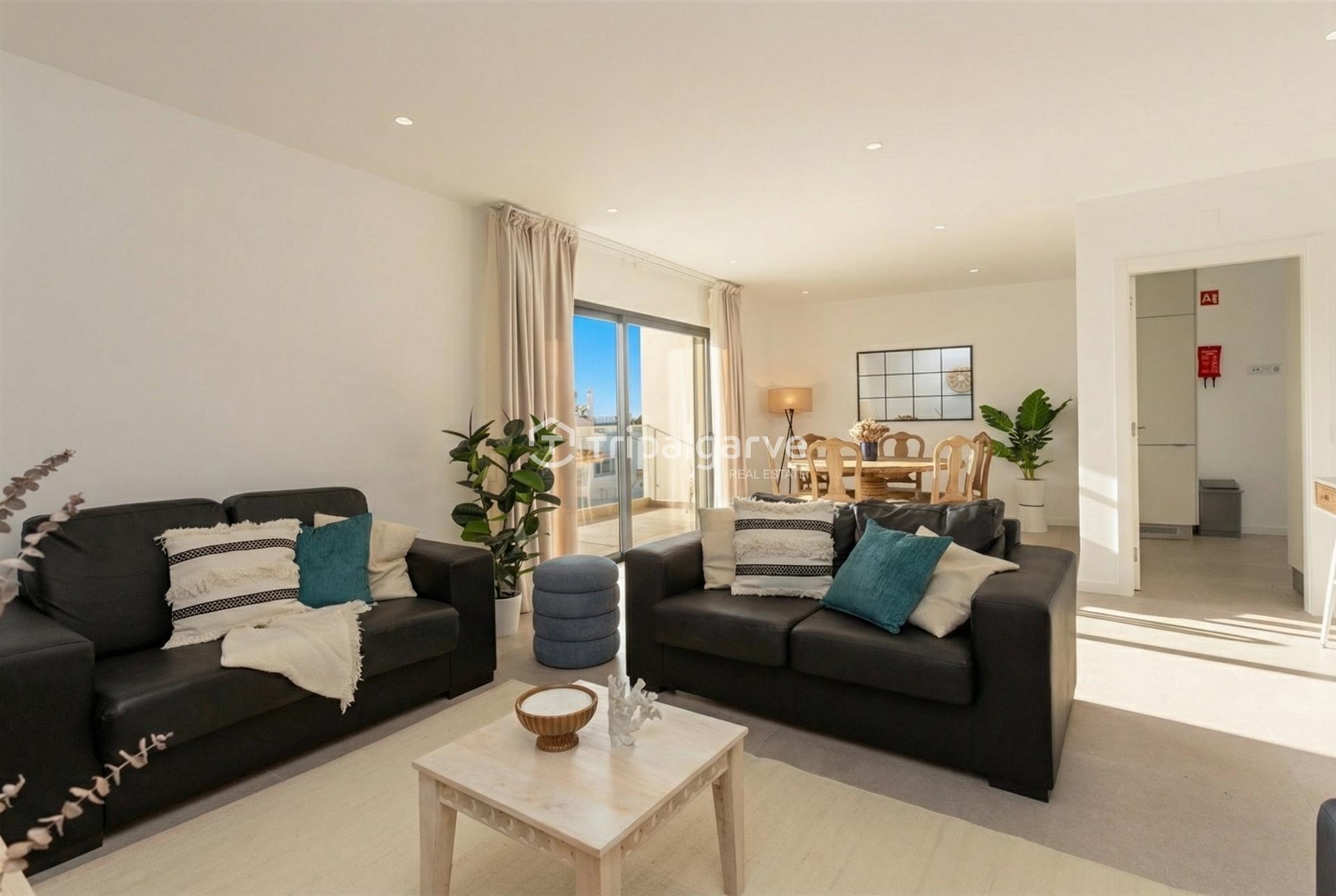 T3 Moderno com Vista Mar e Piscina Infinita – Olhos D´Água