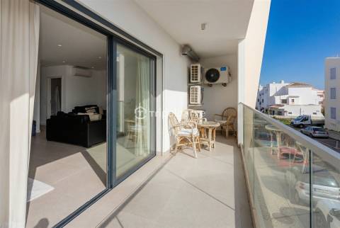 T3 Moderno com Vista Mar e Piscina Infinita – Olhos D´Água