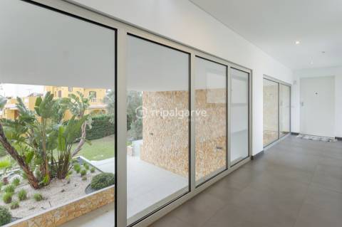 T2+1  Moderno em Zona Exclusiva de Albufeira com garagem
