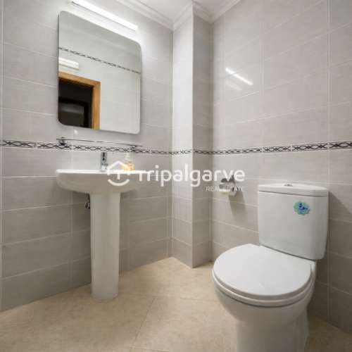 MORADIA T3 COM TERRAÇO PANORÂMICO + ESPAÇO COMERCIAL CENTRO DE PORTIMÃO