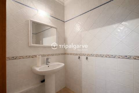 MORADIA T3 COM TERRAÇO PANORÂMICO + ESPAÇO COMERCIAL CENTRO DE PORTIMÃO