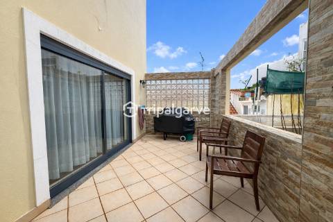 MORADIA T3 COM TERRAÇO PANORÂMICO + ESPAÇO COMERCIAL CENTRO DE PORTIMÃO