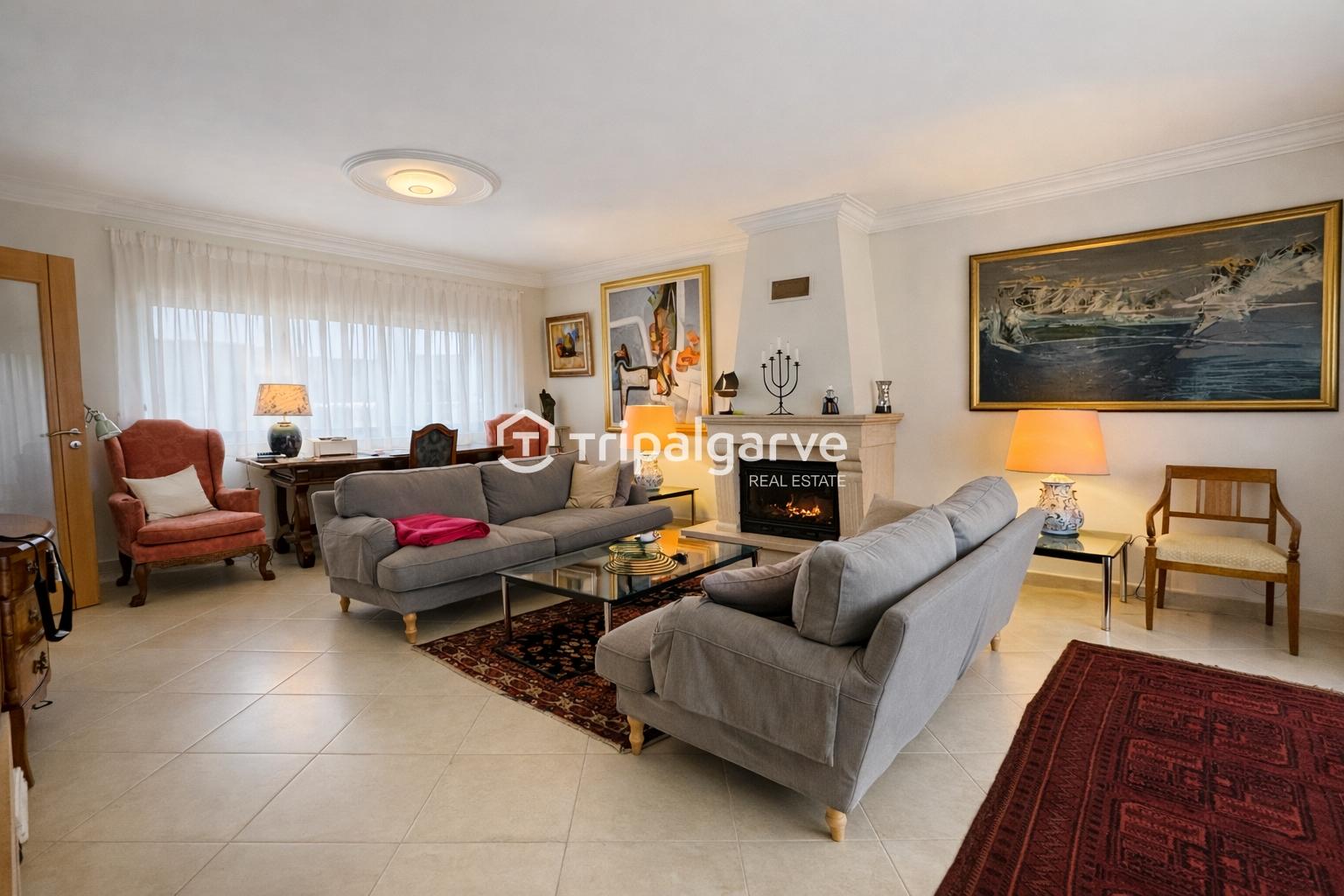 MORADIA T3 COM TERRAÇO PANORÂMICO + ESPAÇO COMERCIAL CENTRO DE PORTIMÃO