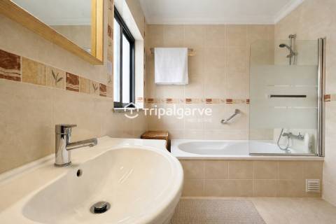 MORADIA T3 COM TERRAÇO PANORÂMICO + ESPAÇO COMERCIAL CENTRO DE PORTIMÃO