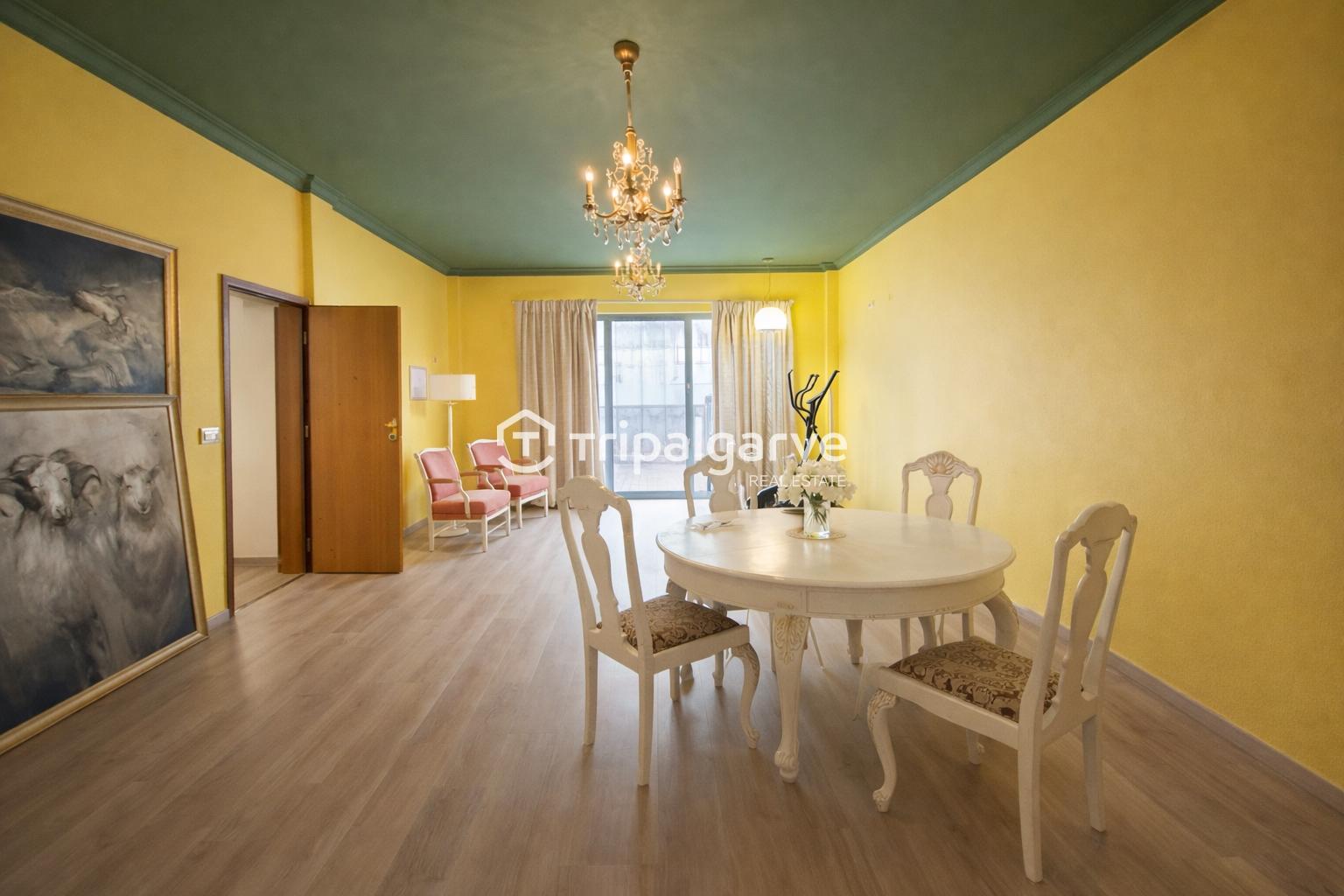 MORADIA T3 COM TERRAÇO PANORÂMICO + ESPAÇO COMERCIAL CENTRO DE PORTIMÃO