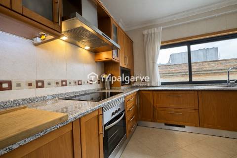 MORADIA T3 COM TERRAÇO PANORÂMICO + ESPAÇO COMERCIAL CENTRO DE PORTIMÃO