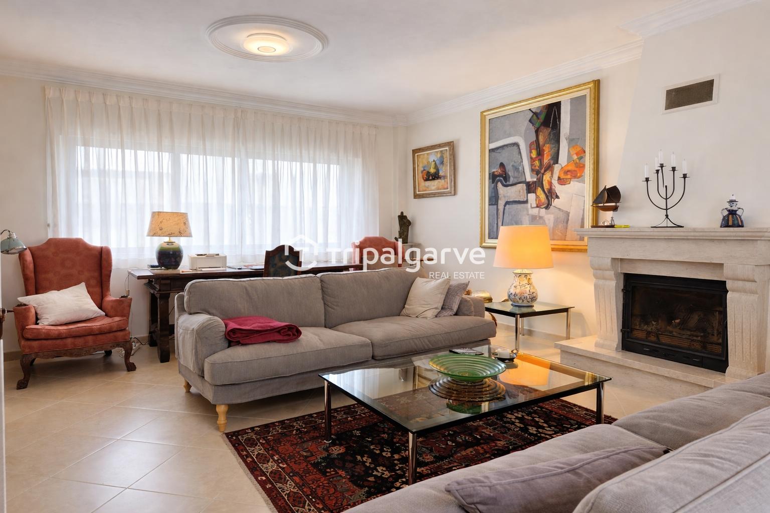 MORADIA T3 COM TERRAÇO PANORÂMICO + ESPAÇO COMERCIAL CENTRO DE PORTIMÃO