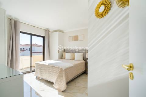 T1+1 RENOVADO COM VARANDA+GARAGEM+ARCADACAO