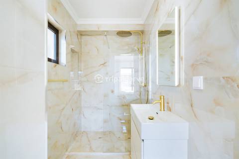 T1+1 RENOVADO COM VARANDA+GARAGEM+ARCADACAO