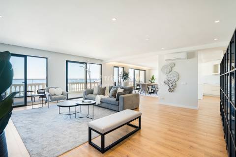 Luxuoso penthouse T4 com vista mar unica