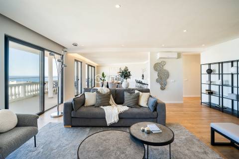 Luxuoso penthouse T4 com vista mar unica