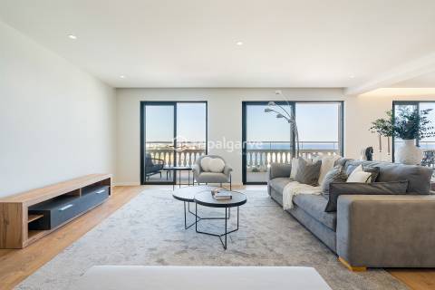 Luxuoso penthouse T4 com vista mar unica