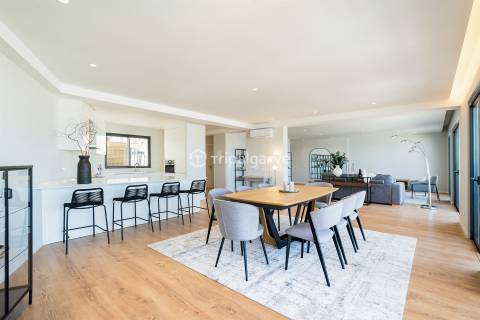 Luxuoso penthouse T4 com vista mar unica