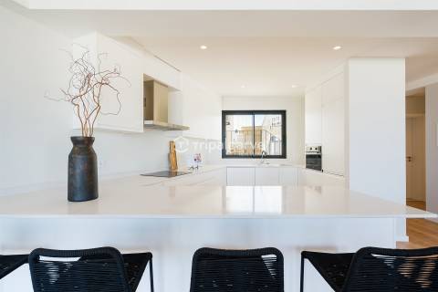 Luxuoso penthouse T4 com vista mar unica