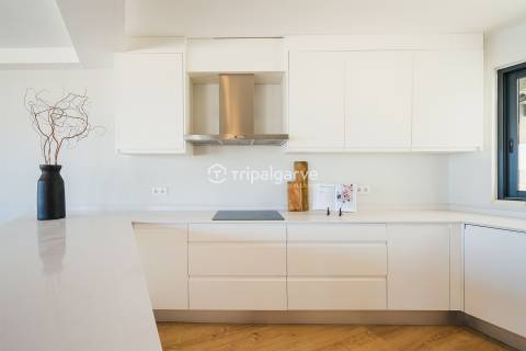 Luxuoso penthouse T4 com vista mar unica