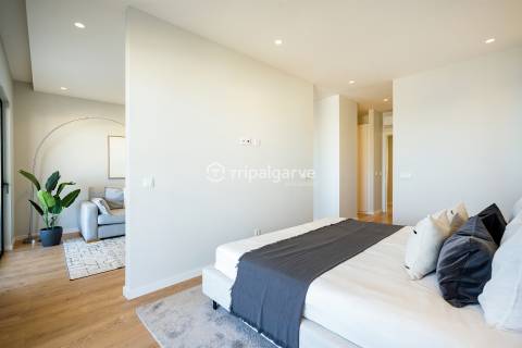 Luxuoso penthouse T4 com vista mar unica