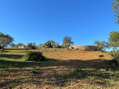Terreno Mixto com Ruína em Canais – Albufeira