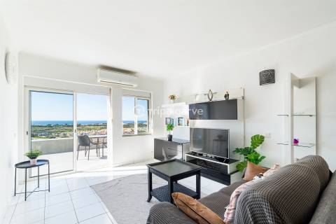 Apartamento T1 para Venda em Albufeira e Olhos de Água – Penthouse com Vistas Panorâmicas sobre Mar