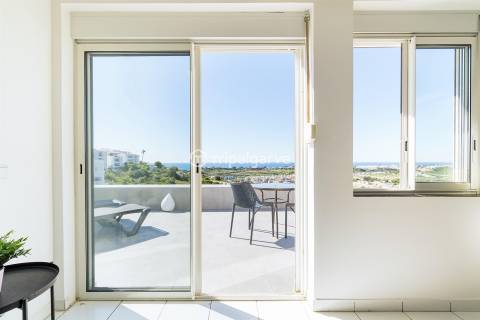 Apartamento T1 para Venda em Albufeira e Olhos de Água – Penthouse com Vistas Panorâmicas sobre Mar
