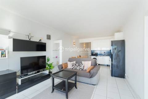 Apartamento T1 para Venda em Albufeira e Olhos de Água – Penthouse com Vistas Panorâmicas sobre Mar