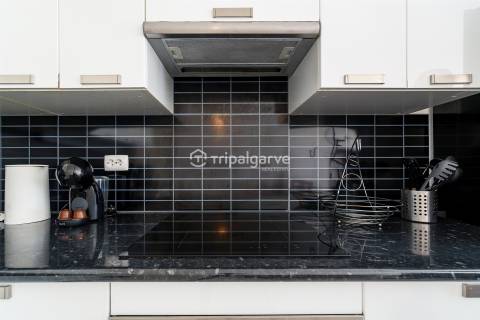 Apartamento T1 para Venda em Albufeira e Olhos de Água – Penthouse com Vistas Panorâmicas sobre Mar