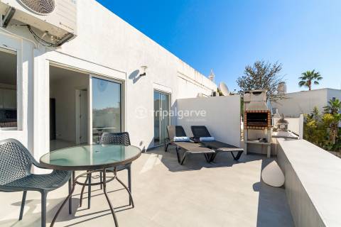 Apartamento T1 para Venda em Albufeira e Olhos de Água – Penthouse com Vistas Panorâmicas sobre Mar