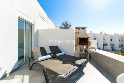 Apartamento T1 para Venda em Albufeira e Olhos de Água – Penthouse com Vistas Panorâmicas sobre Mar