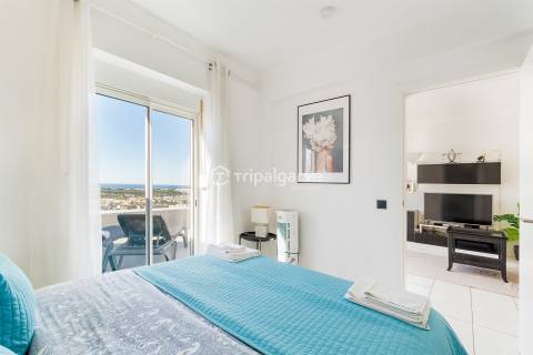 Apartamento T1 para Venda em Albufeira e Olhos de Água – Penthouse com Vistas Panorâmicas sobre Mar