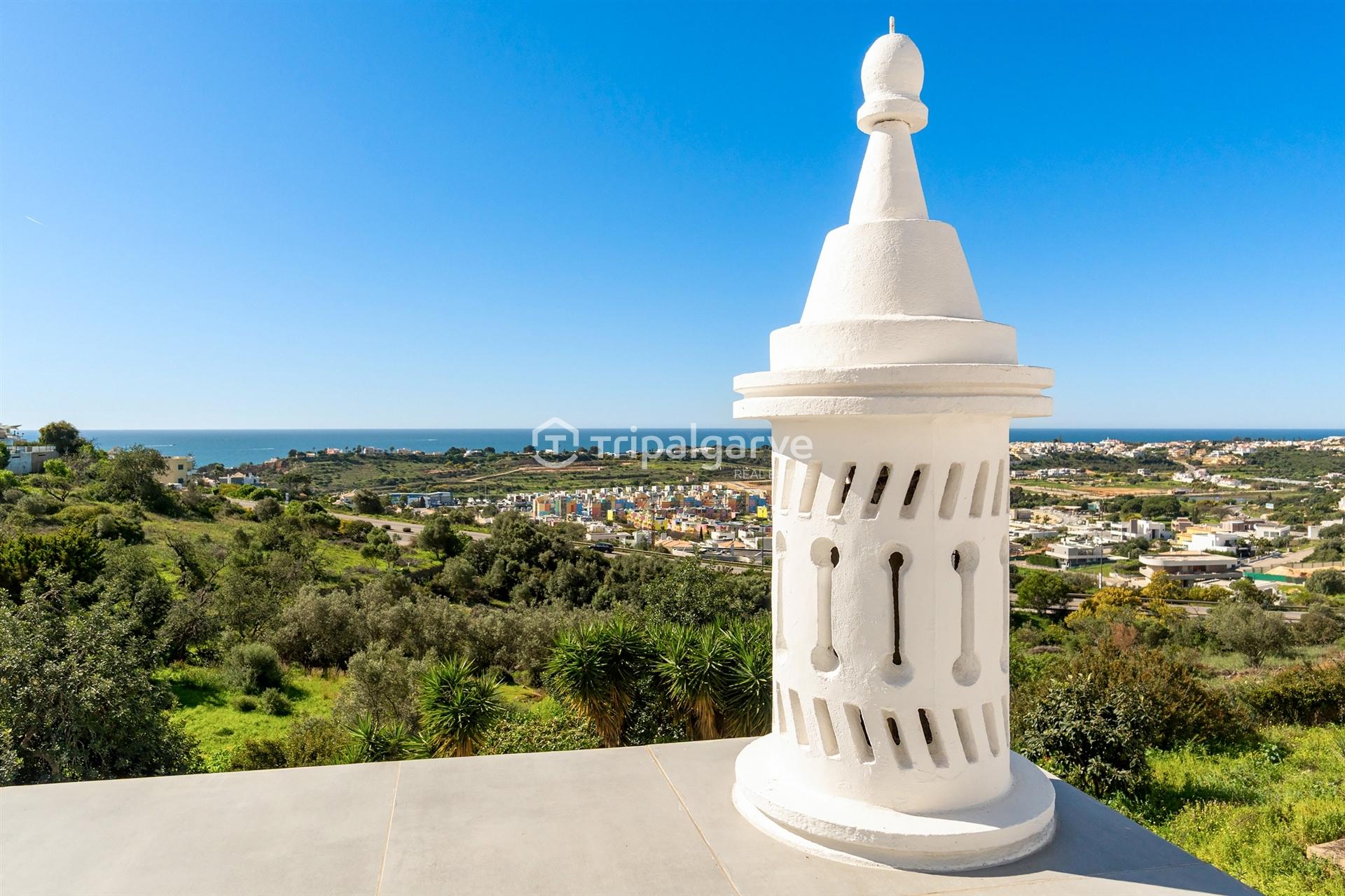 Apartamento T1 para Venda em Albufeira e Olhos de Água – Penthouse com Vistas Panorâmicas sobre Mar