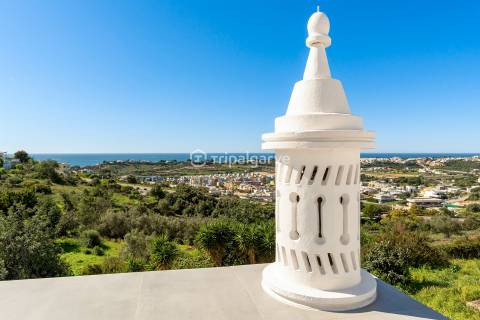Apartamento T1 para Venda em Albufeira e Olhos de Água – Penthouse com Vistas Panorâmicas sobre Mar