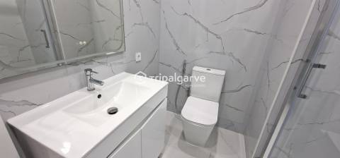 T2 Renovado com Vista desafogada