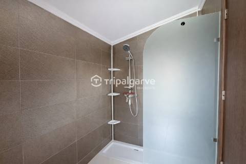 Moradia V4 com vista panorâmica 360º em Tunes