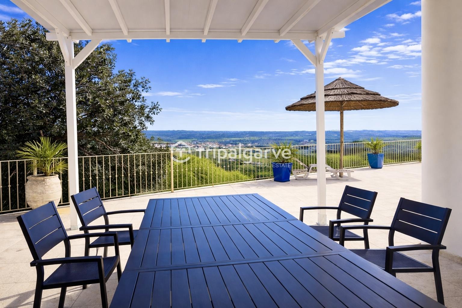 Moradia V4 com vista panorâmica 360º em Tunes