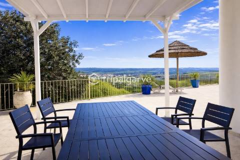 Moradia V4 com vista panorâmica 360º em Tunes