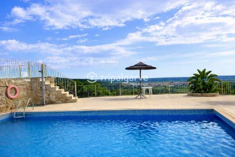 Moradia V4 com vista panorâmica 360º em Tunes